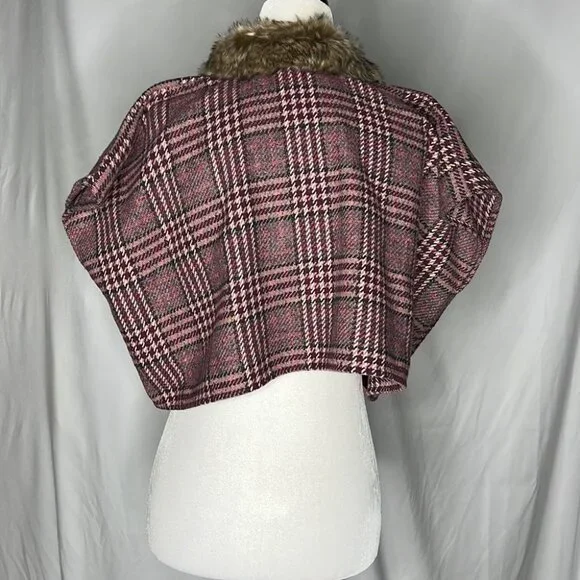 St. Bernard Plaid Gingham Cape Faux Fur Collar - Picture 3 of 10